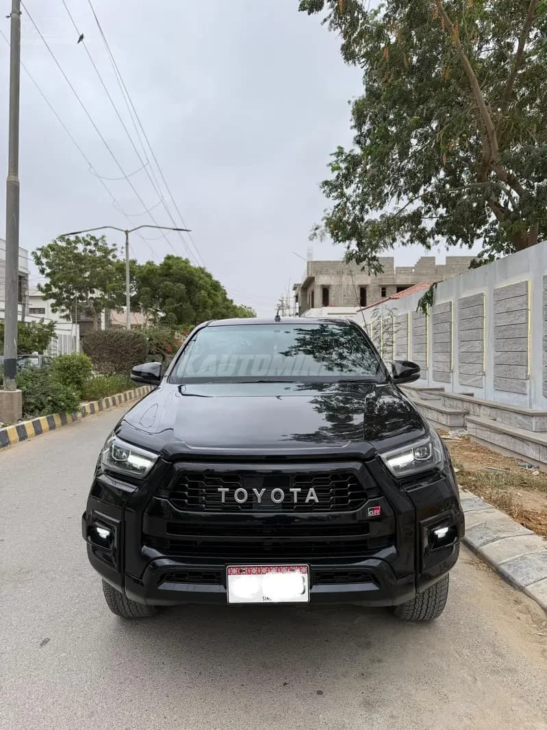 Toyota Hilux Revo 2024 GR-S
