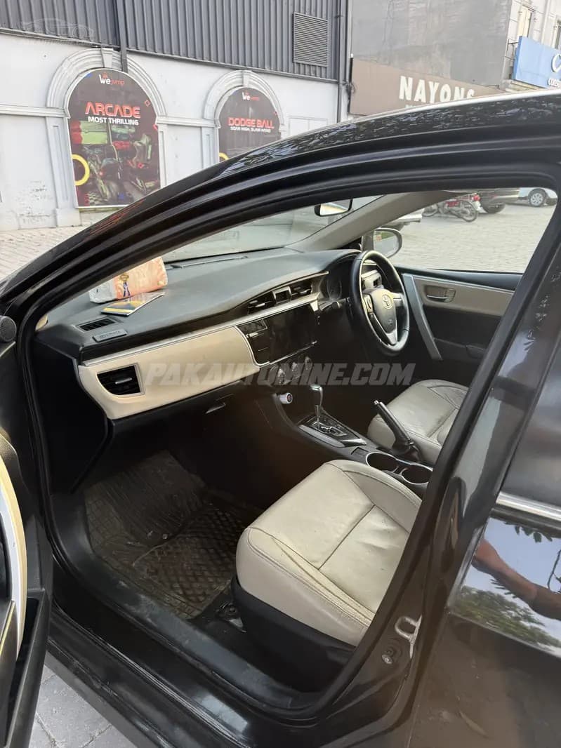 Toyota Corolla 2016 Altis Grande CVT-i 1.8