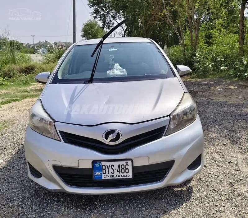 Toyota Vitz 2nd (XP90) Generation 2011