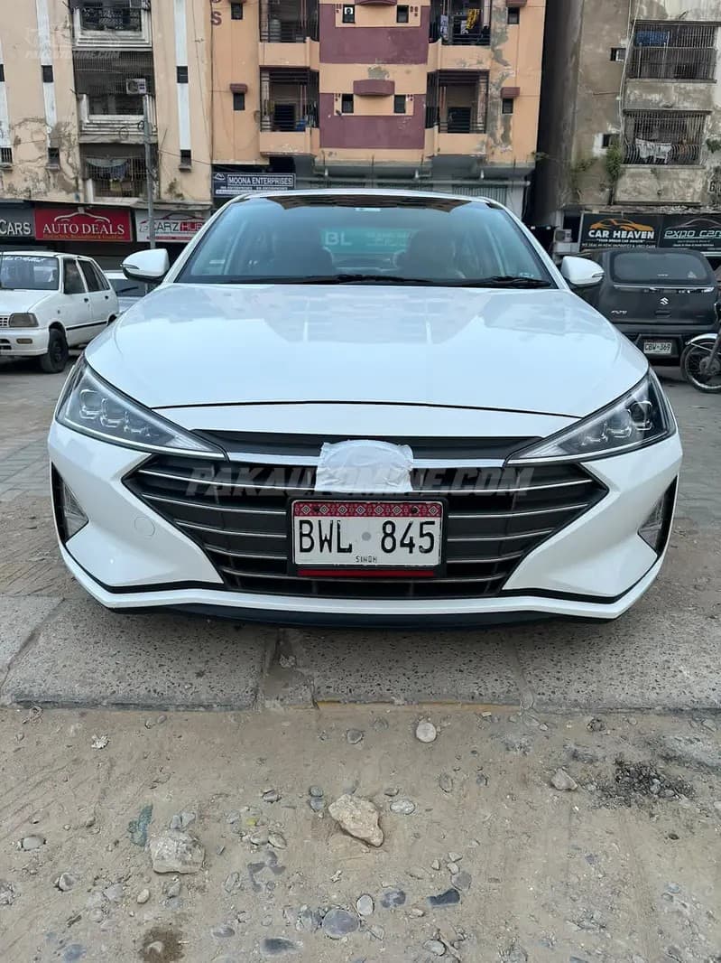 Hyundai Elantra 2022