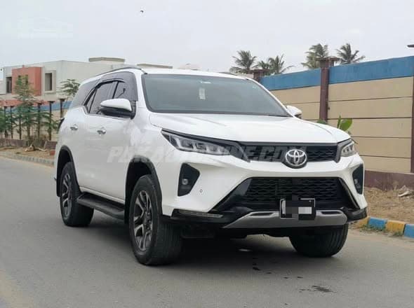 Toyota Fortuner 2022 Legender