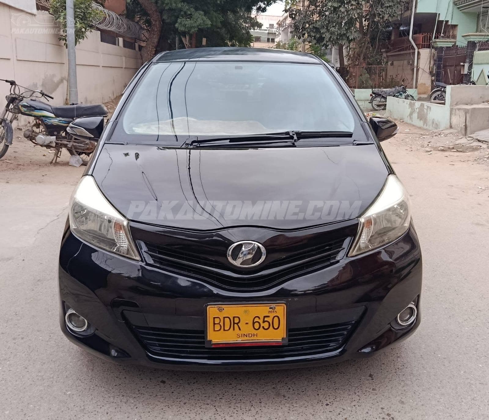Toyota Vitz 2nd (XP90) Generation 2012