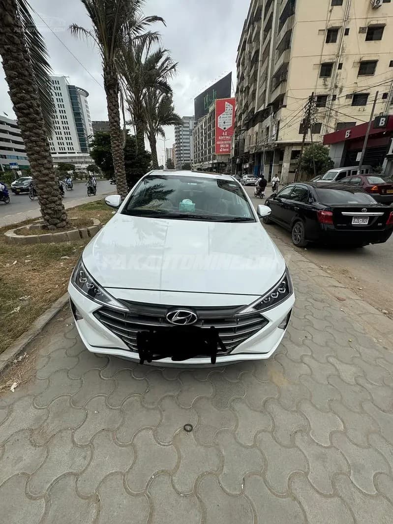 Hyundai Elantra 2022